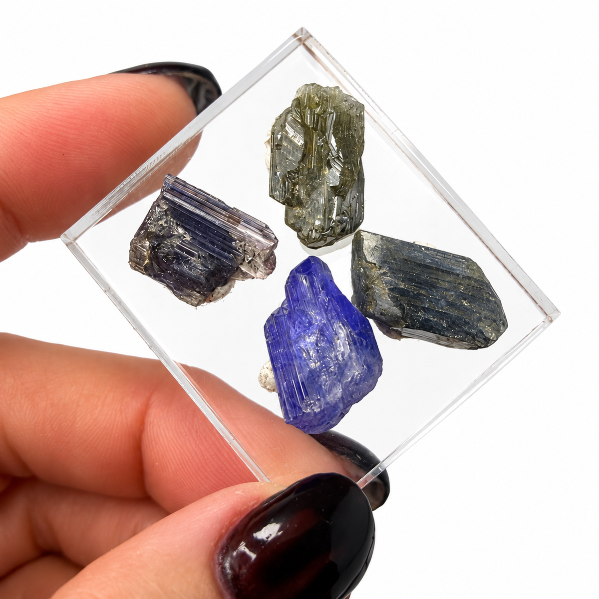 Raw tanzanite crystals from Tanzania, violet-blue and bi-color - Magick Souls
