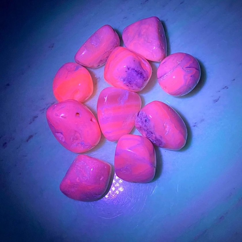 UV Reactive