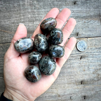 Tumbled Yooperlite UV Reactive - Magick Souls