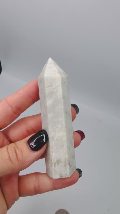 Hackmanite Tower – UV Reactive Color-Changing Crystal Point